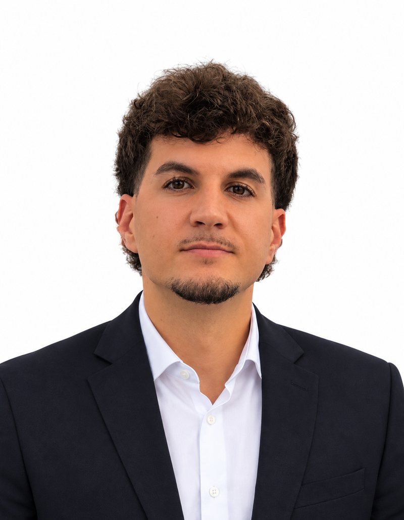 Javier, de Menuda Agencia